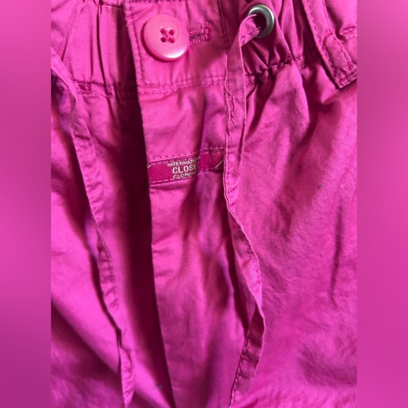 CLOSED Lya Short in Magenta - Picture 4 of 8